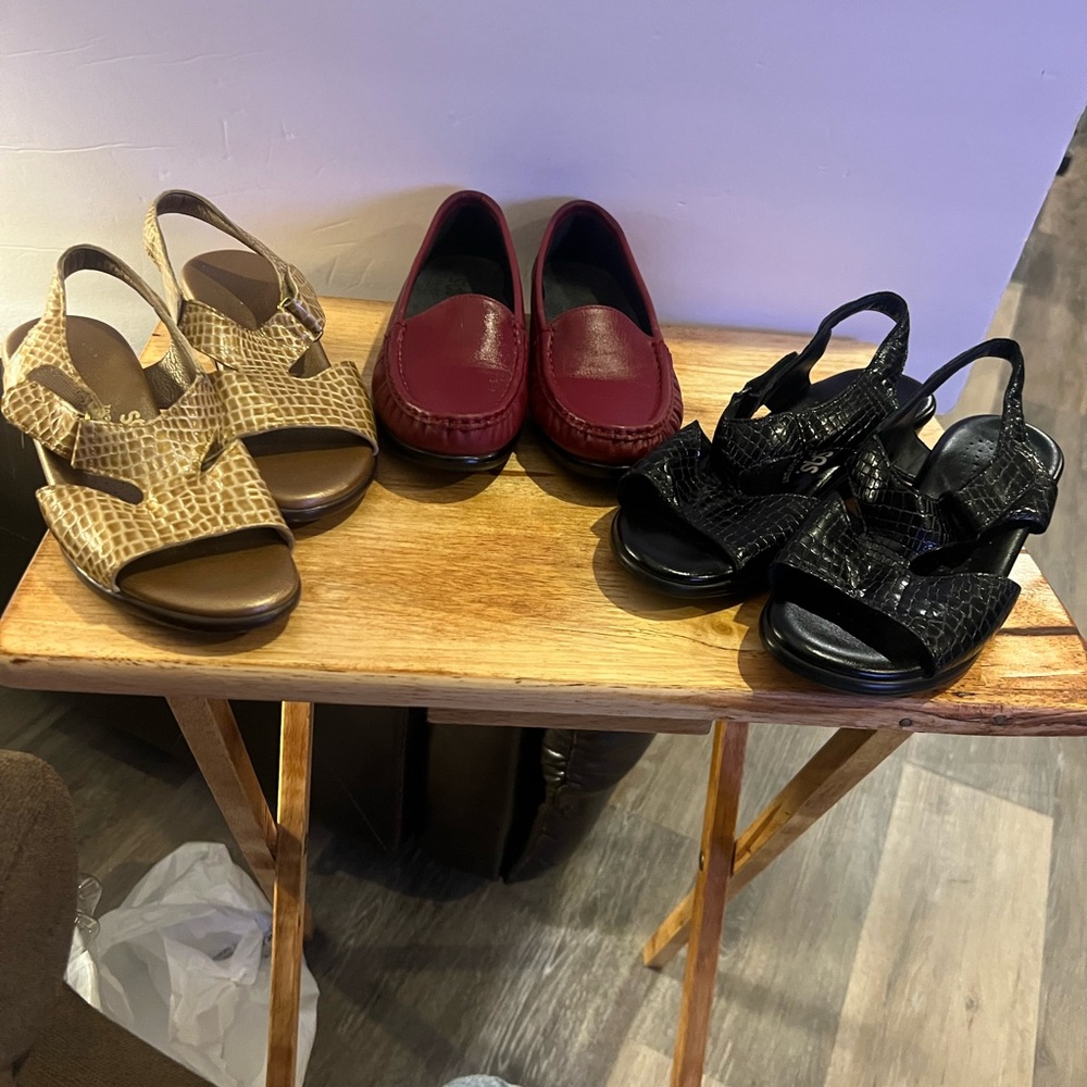 Women’s SAS Shoes-Size 6.